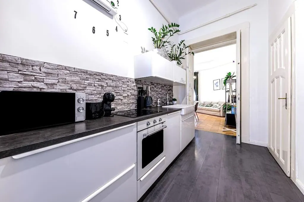 Sunny Apartment On The Buda Side Budapeşte Macaristan